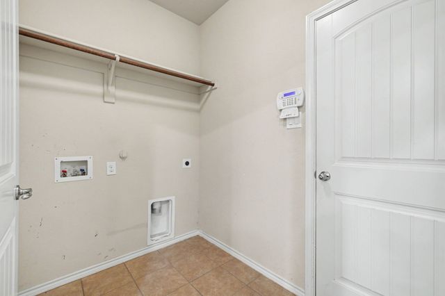 8738 Misty Bluff Court, Dallas, TX 75249