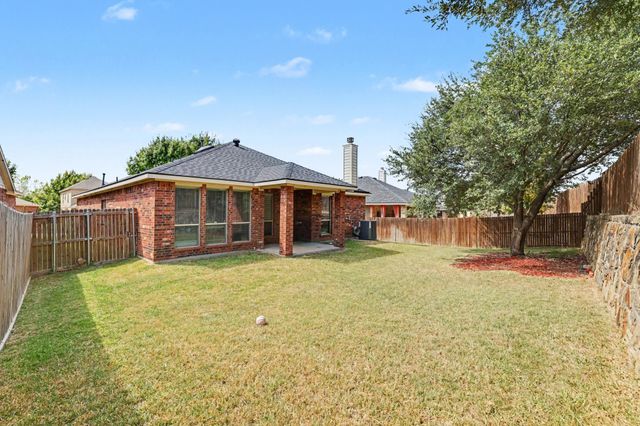 8738 Misty Bluff Court, Dallas, TX 75249