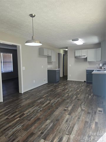 122 Kendra Drive, Mooresville, NC 28117