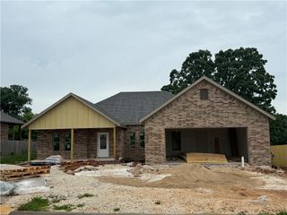 145 W Pitts Street, Farmington, AR 72730