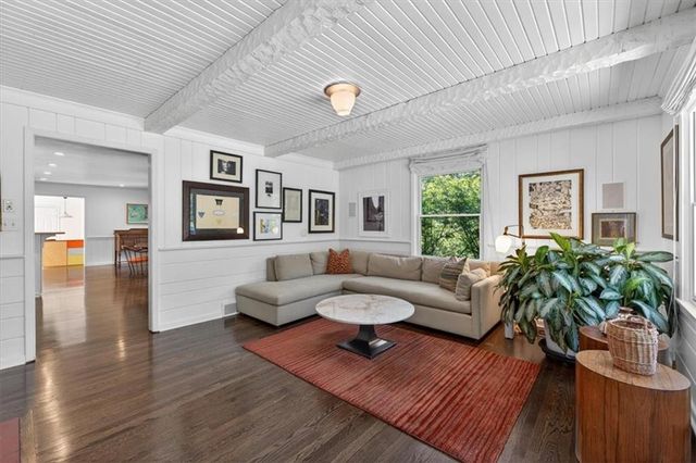 3600 W 89th Street, Leawood, KS 66206