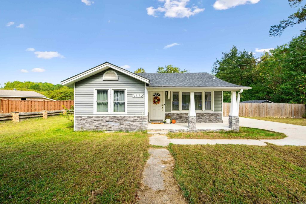 3222 Silica Heights Drive, Benton, AR 72015