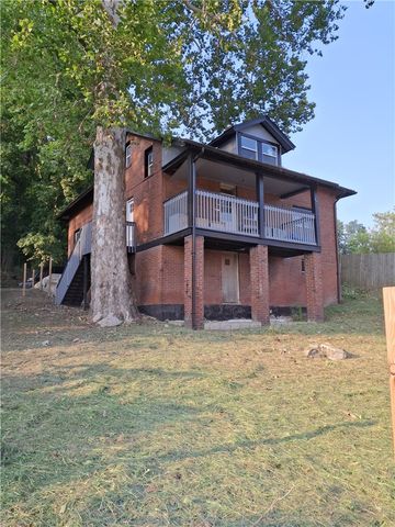 109 Phillips Pl, New Castle, PA 16101
