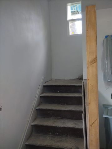 109 Phillips Pl, New Castle, PA 16101