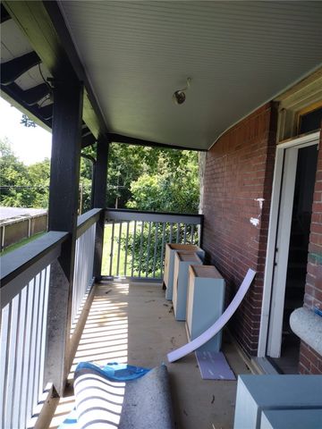 109 Phillips Pl, New Castle, PA 16101