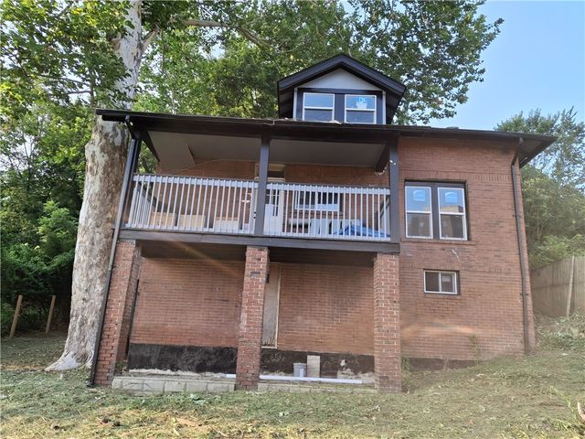 109 Phillips Pl, New Castle, PA 16101