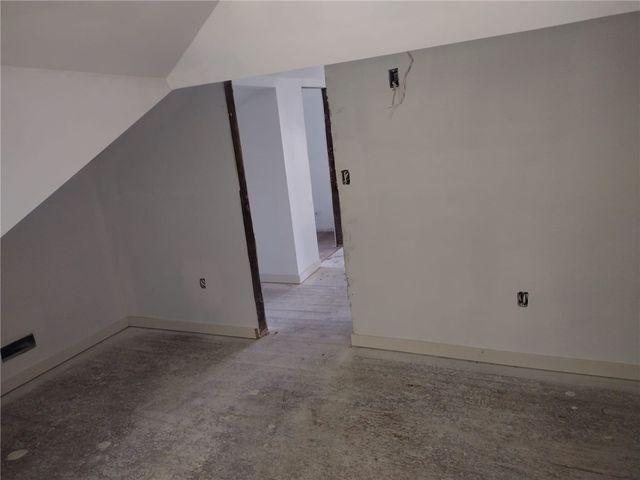 109 Phillips Pl, New Castle, PA 16101