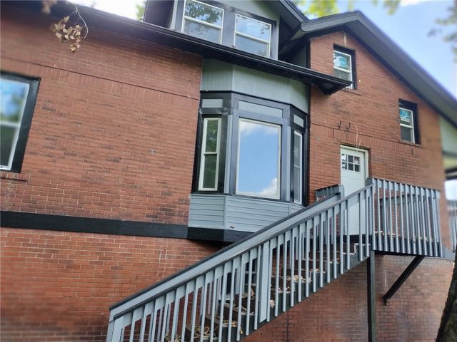 109 Phillips Pl, New Castle, PA 16101