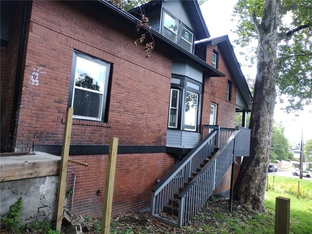 109 Phillips Pl, New Castle, PA 16101