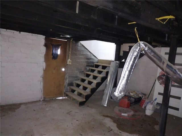 109 Phillips Pl, New Castle, PA 16101