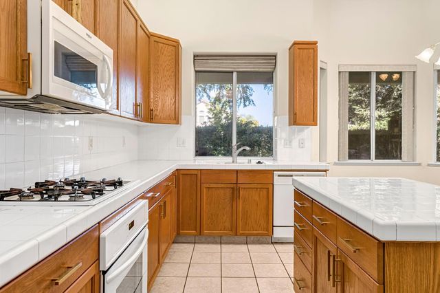 7633 N Hanna Avenue, Fresno, CA 93722