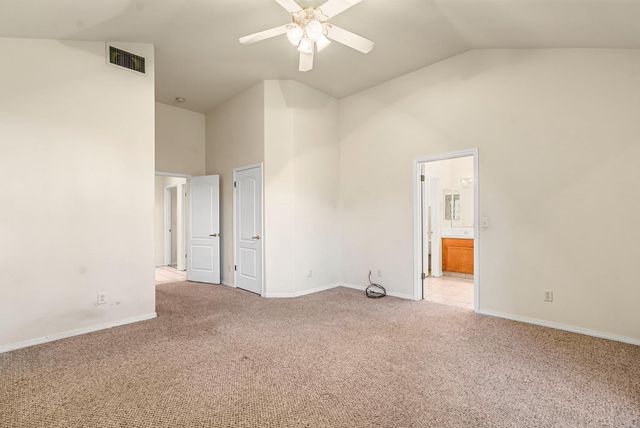 7633 N Hanna Avenue, Fresno, CA 93722