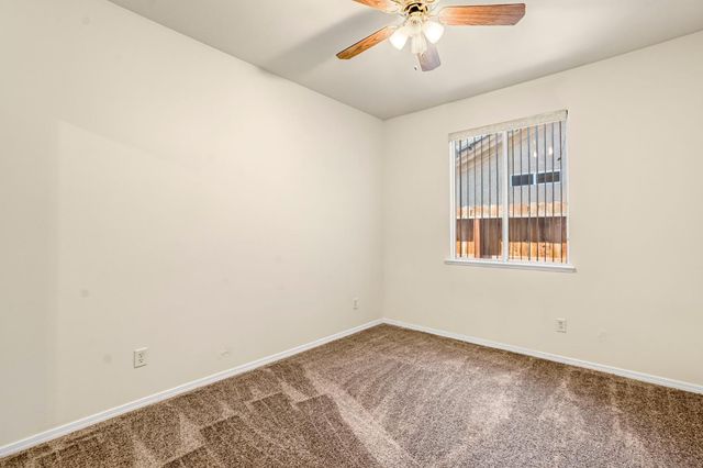 7633 N Hanna Avenue, Fresno, CA 93722