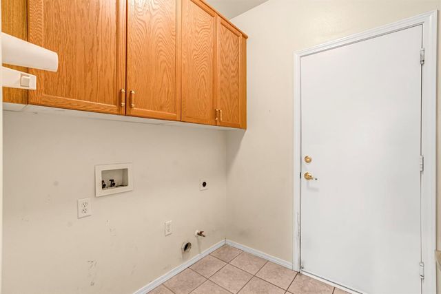 7633 N Hanna Avenue, Fresno, CA 93722