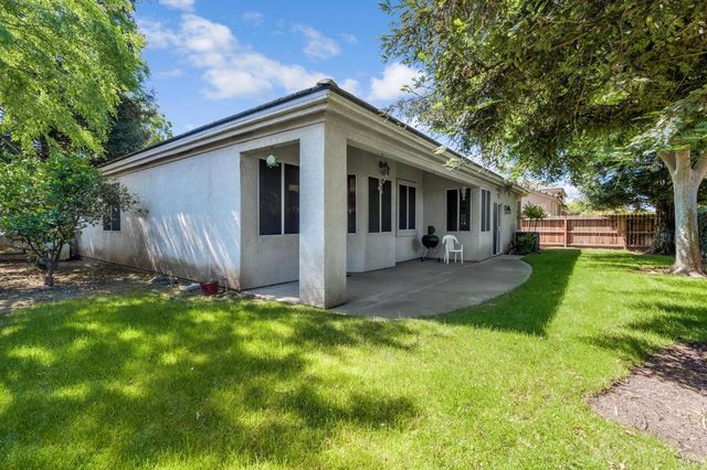 7633 N Hanna Avenue, Fresno, CA 93722