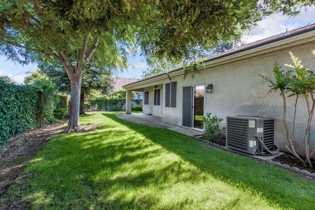 7633 N Hanna Avenue, Fresno, CA 93722
