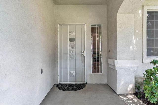 7633 N Hanna Avenue, Fresno, CA 93722