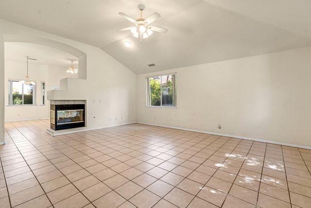 7633 N Hanna Avenue, Fresno, CA 93722