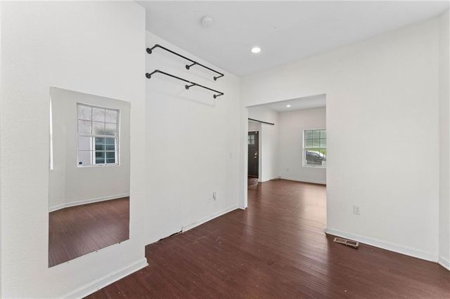 24 S 11th Street, Kansas City, KS 66102