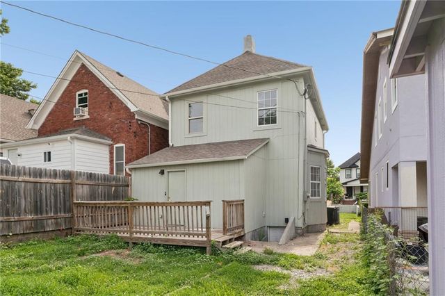 24 S 11th Street, Kansas City, KS 66102