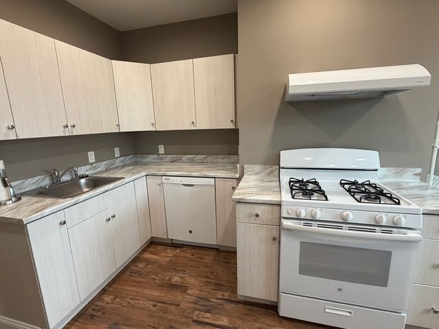 628 East 3rd Street 2, Boston, MA 02127