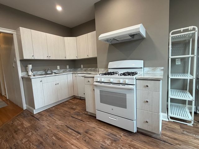 628 East 3rd Street 2, Boston, MA 02127