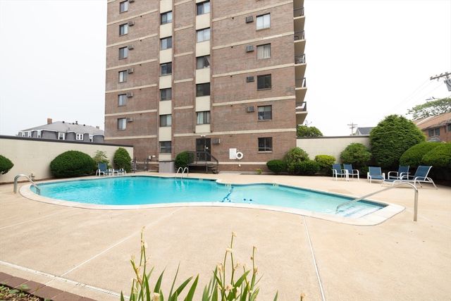 164 Galen St 74, Watertown, MA 02472