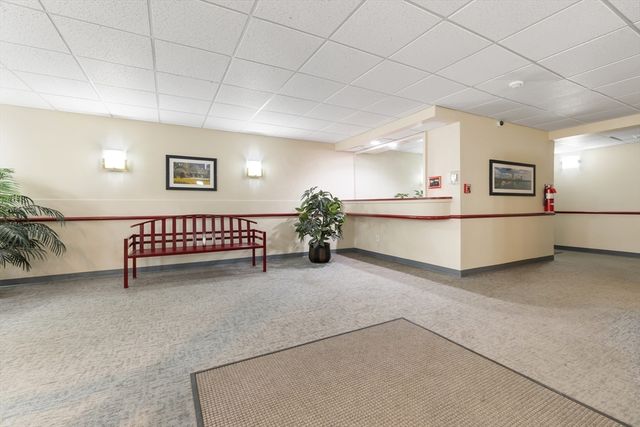 164 Galen St 74, Watertown, MA 02472