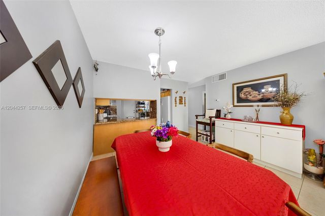 1950 W 54th St 206, Hialeah, FL 33012