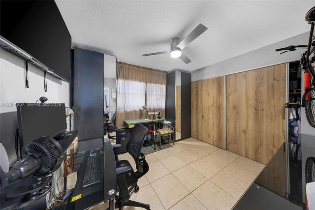 1950 W 54th St 206, Hialeah, FL 33012