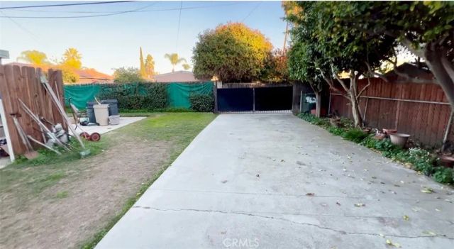 9621 Mills Ave, Montclair, CA 91763