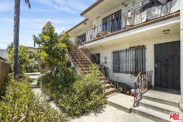 1069 N Oxford Avenue, Los Angeles, CA 90029
