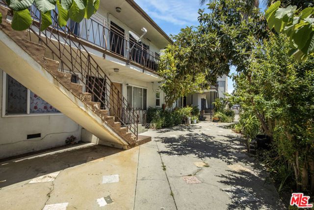 1069 N Oxford Avenue, Los Angeles, CA 90029