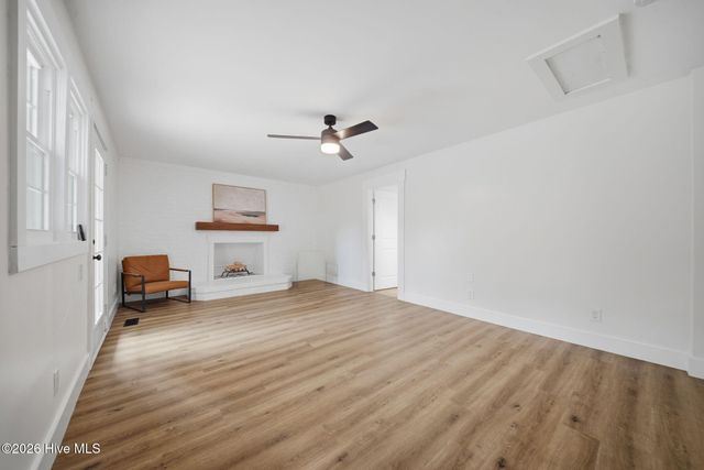 212 Wood Dale Drive, Wilmington, NC 28403