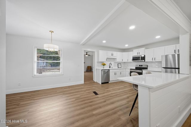 212 Wood Dale Drive, Wilmington, NC 28403