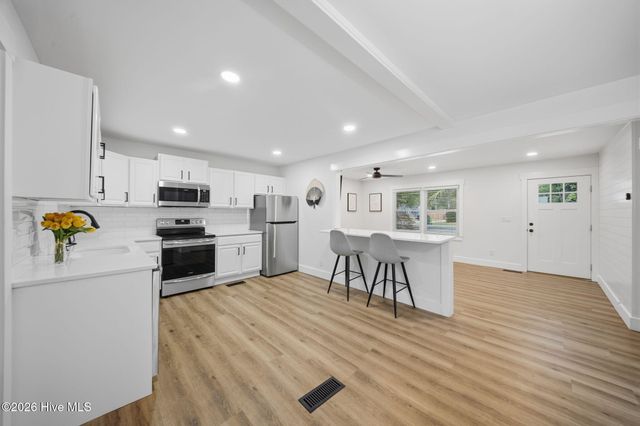 212 Wood Dale Drive, Wilmington, NC 28403