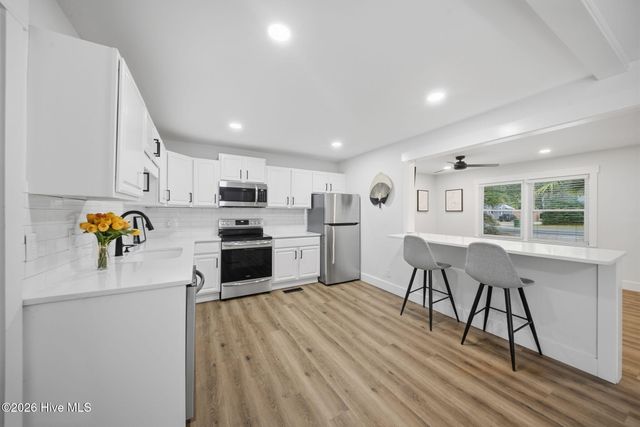 212 Wood Dale Drive, Wilmington, NC 28403