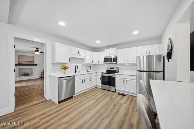 212 Wood Dale Drive, Wilmington, NC 28403