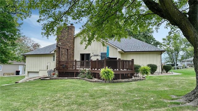 904 Lake Manor Drive, Trenton, MO 64683