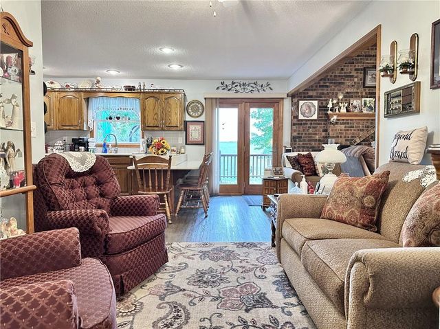 904 Lake Manor Drive, Trenton, MO 64683