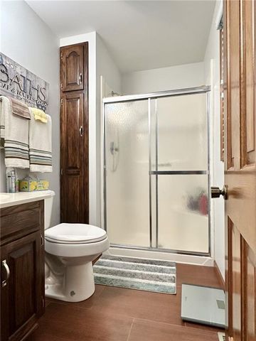 904 Lake Manor Drive, Trenton, MO 64683