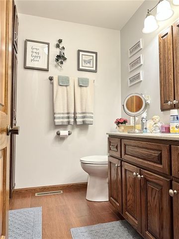 904 Lake Manor Drive, Trenton, MO 64683