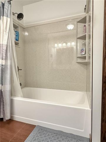 904 Lake Manor Drive, Trenton, MO 64683