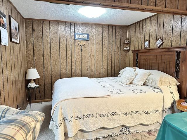 904 Lake Manor Drive, Trenton, MO 64683