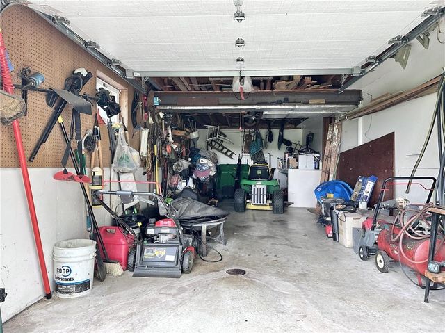 904 Lake Manor Drive, Trenton, MO 64683