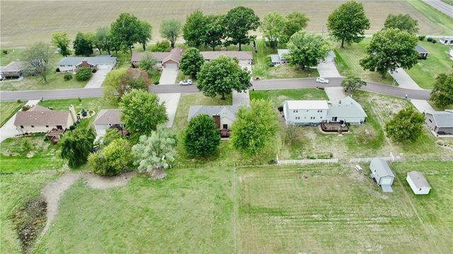 904 Lake Manor Drive, Trenton, MO 64683