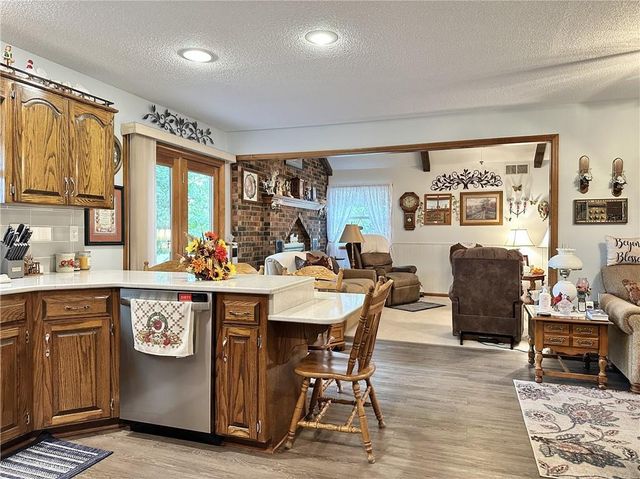 904 Lake Manor Drive, Trenton, MO 64683