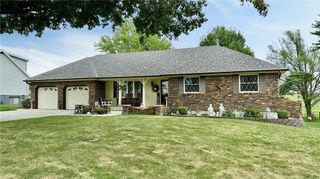 904 Lake Manor Drive, Trenton, MO 64683
