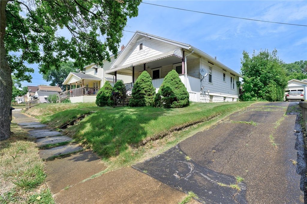 1243 Herberich Avenue, Akron, OH 44301