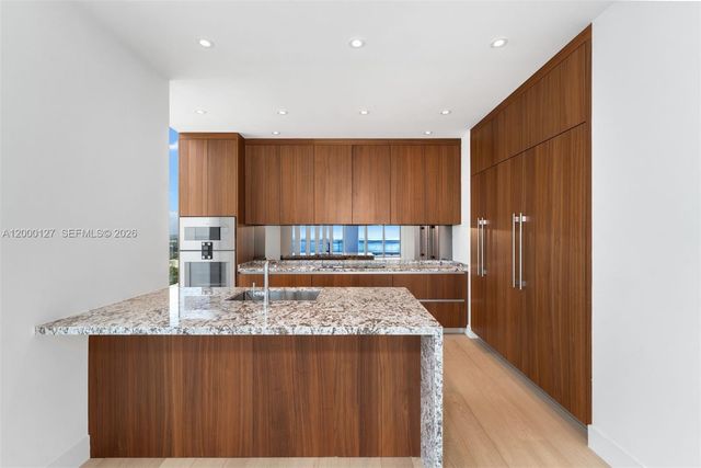 175 SE 25th Road 3602, Miami, FL 33129